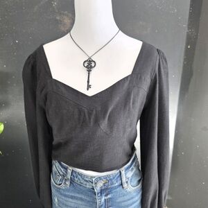 Vestique Black Sweetheart Neckline Puff Sleeve Top – Size Large